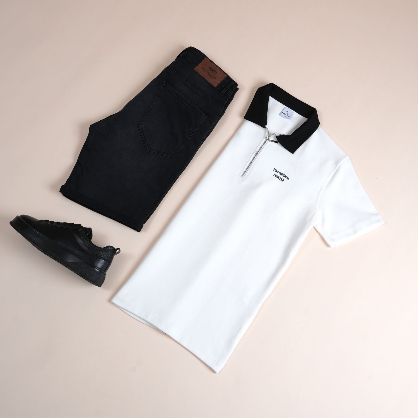 Polo CLEEVER zippé blanc à col noir