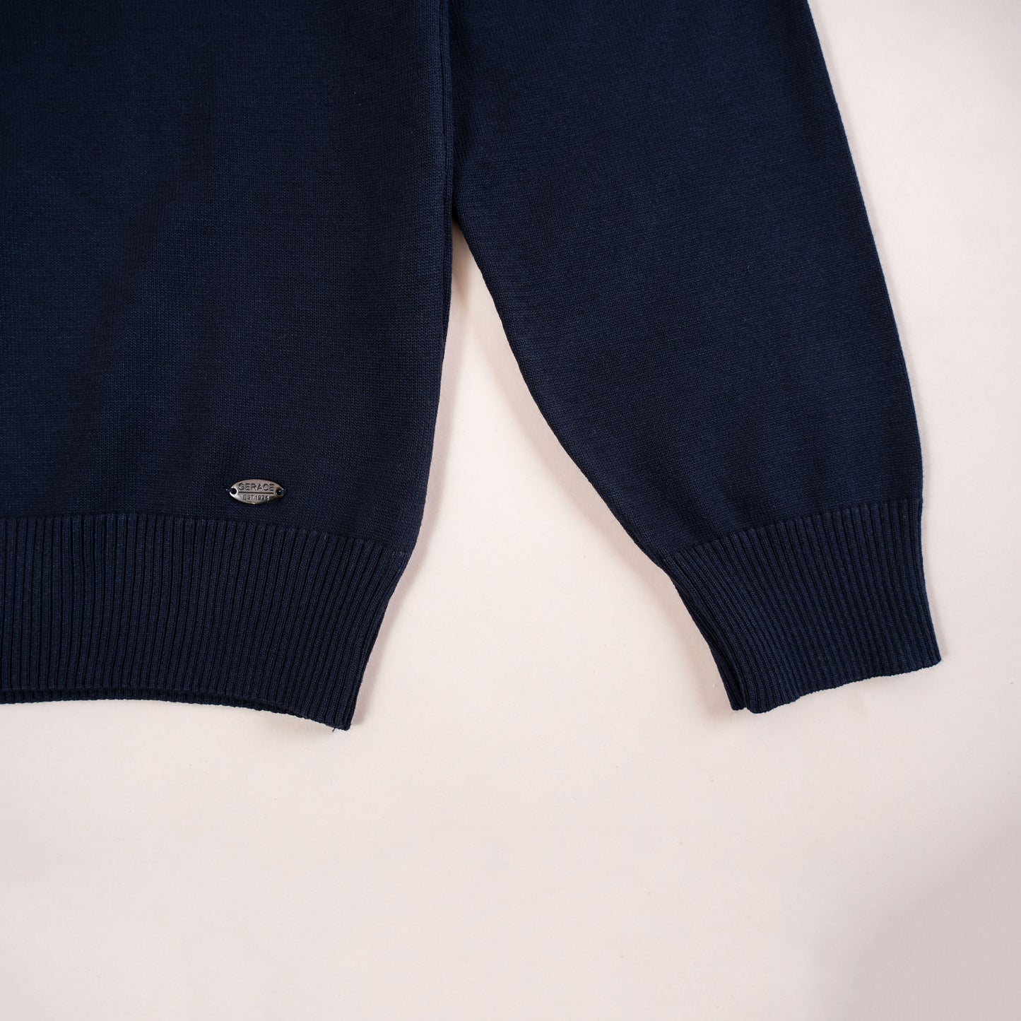 Pull col rond à bande horizontale