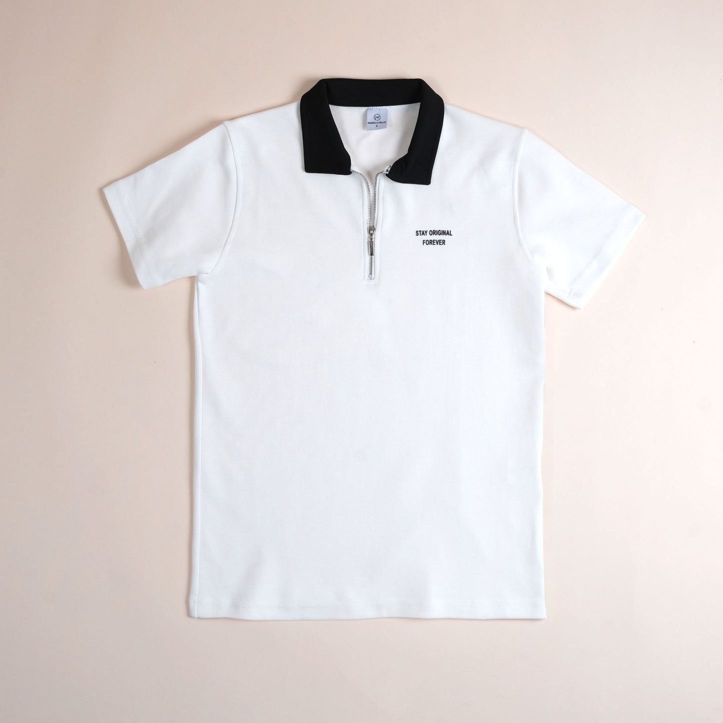 Polo CLEEVER zippé blanc à col noir