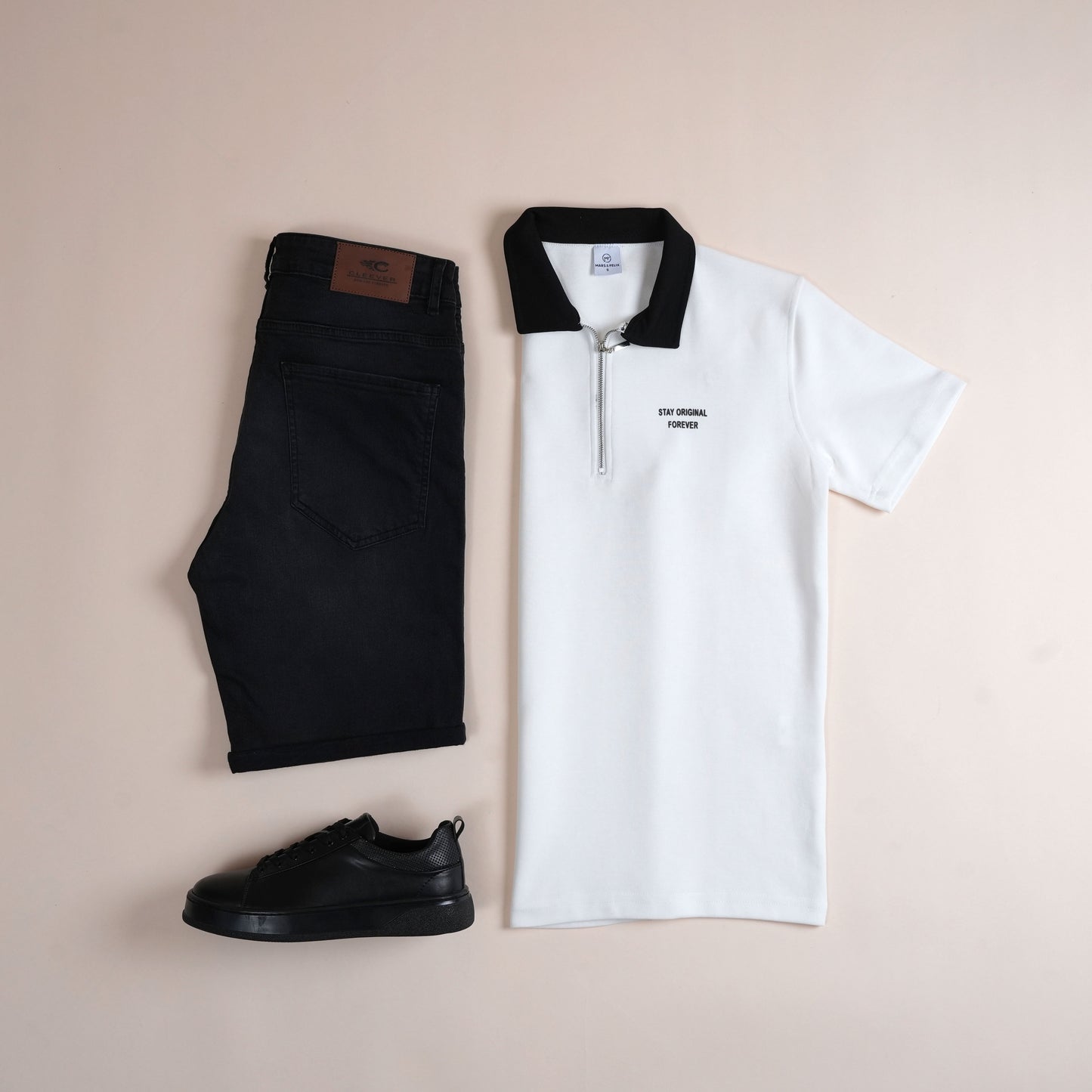 Polo CLEEVER zippé blanc à col noir